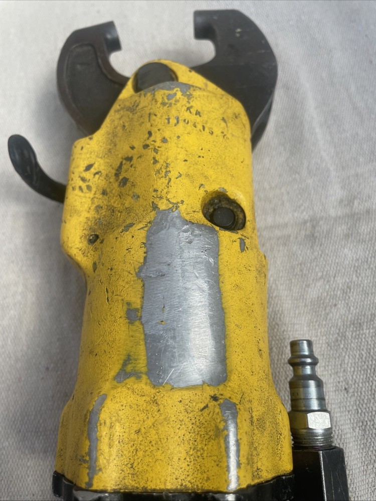 U.S Industrial Pneumatic Tandem Rivet squeezer