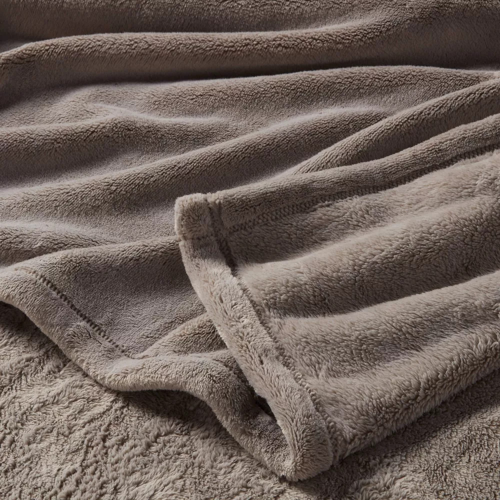 Full/Queen Ultra Plush Blanket Gray - Threshold