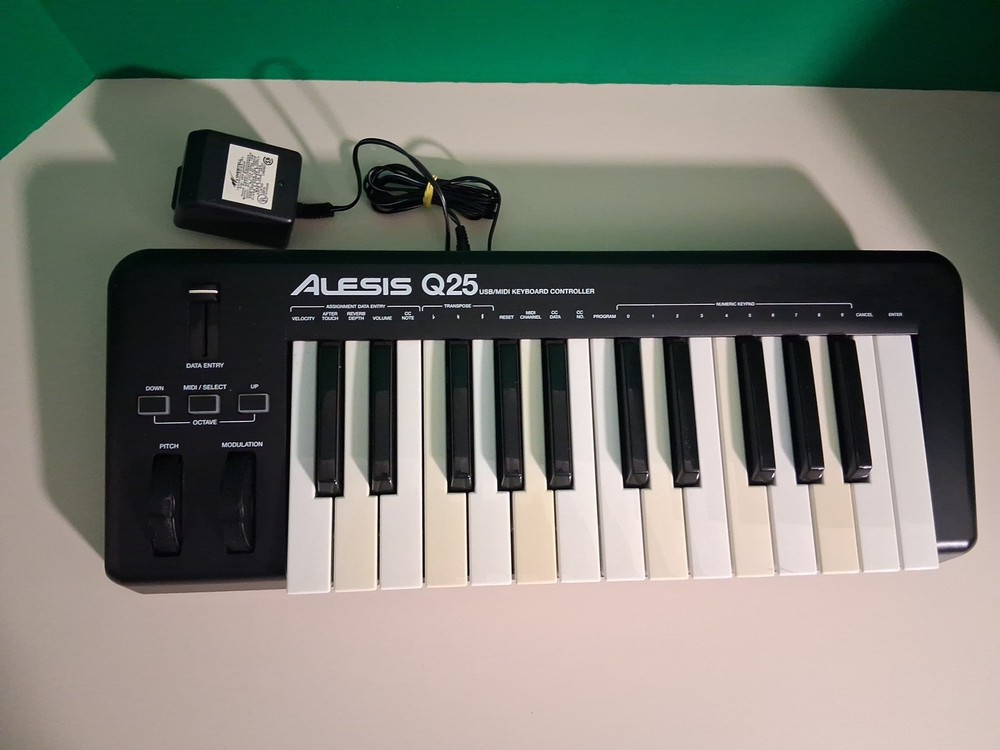 Alesis Q25 25-Key Synth USB Keyboard