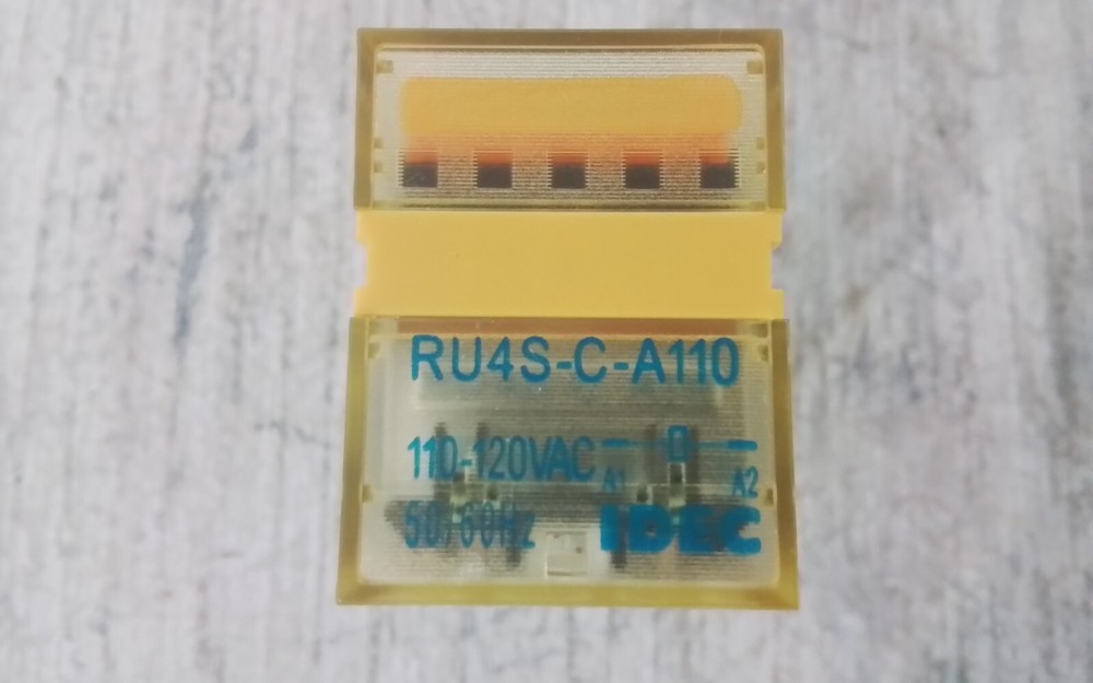 IDEC Relay RU4S-C-A110 (SP339)