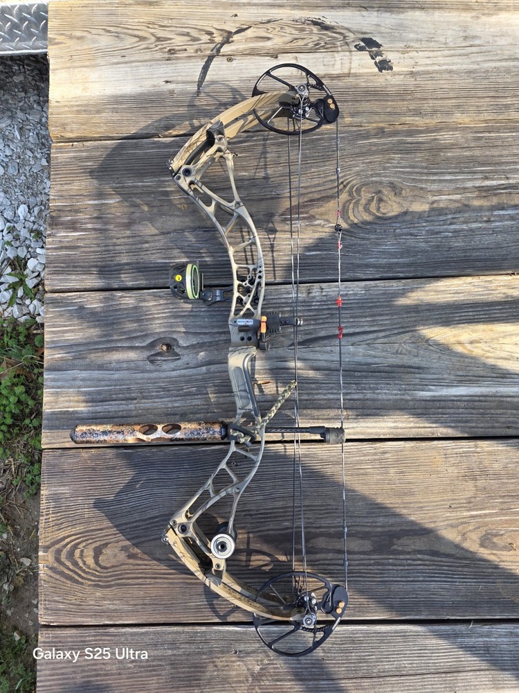 Bowtech Realm SS Right Hand 70#