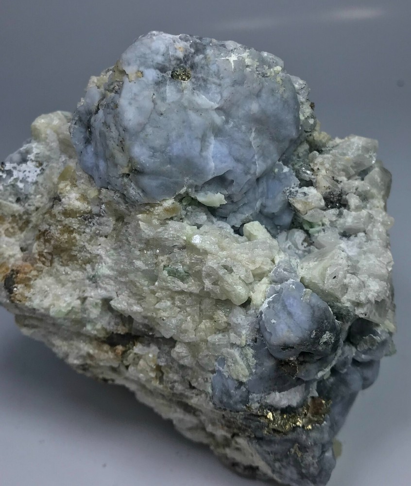 1030 GM Fluorescent,Phosphorescent Hackmanite on matrix Sar e Sang Afghanistan