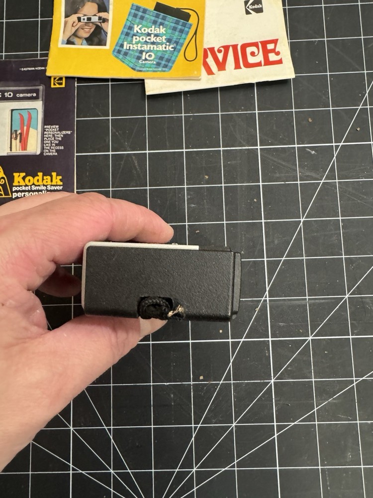 Kodak Pocket Instamatic 10 Vintage Camera - Untested