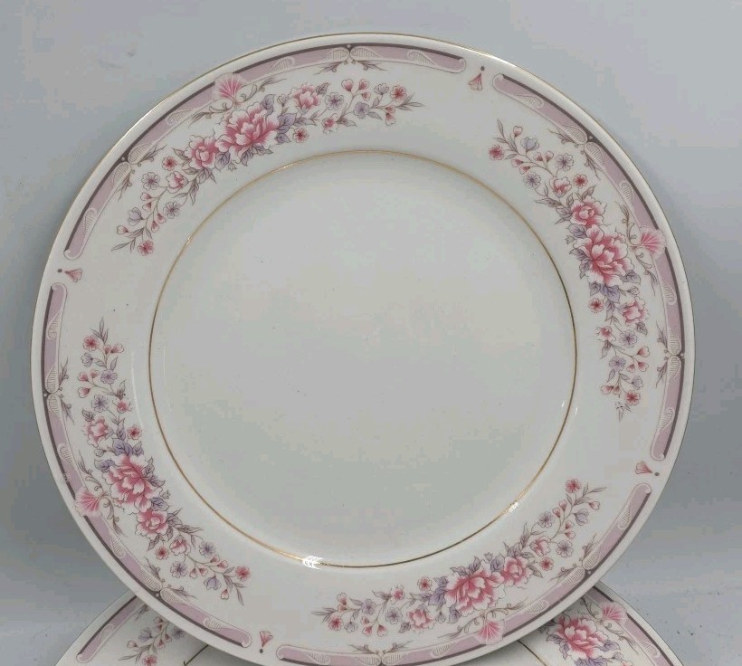 One  China Pearl Donna Pattern Dinner Plate Fine Dinnerware. Replacement .