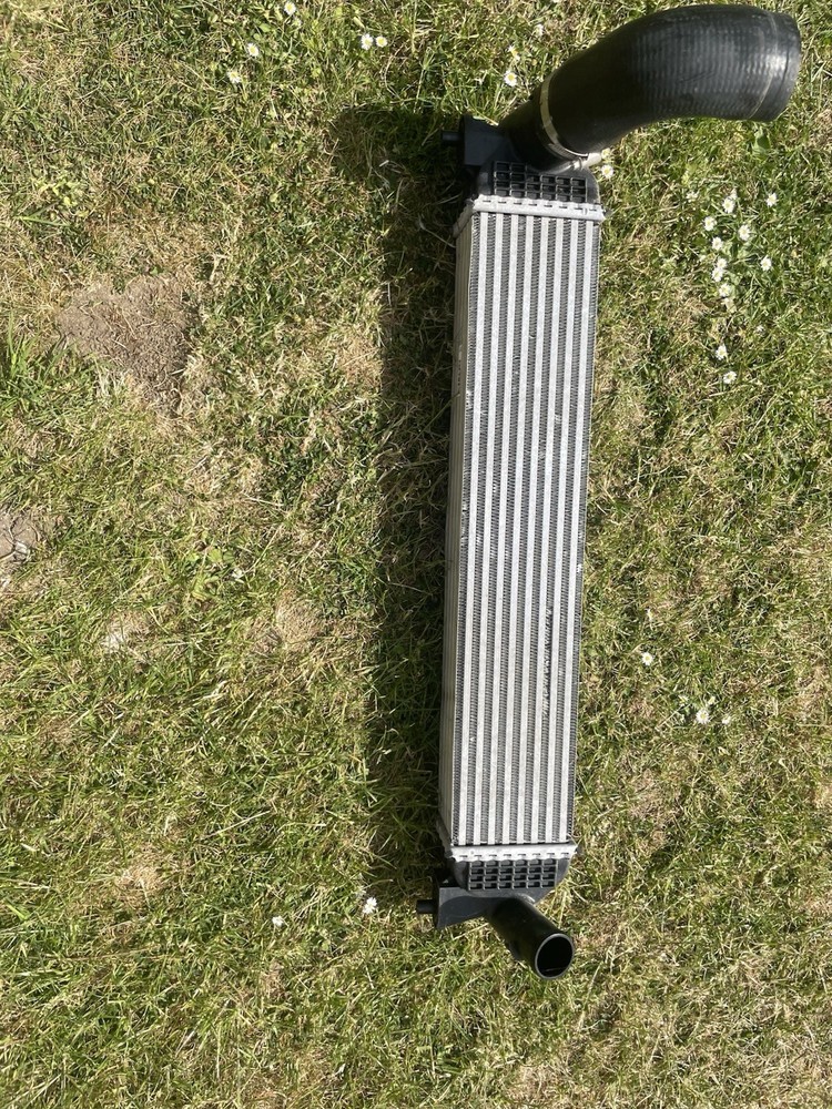 Intercooler With Pipe