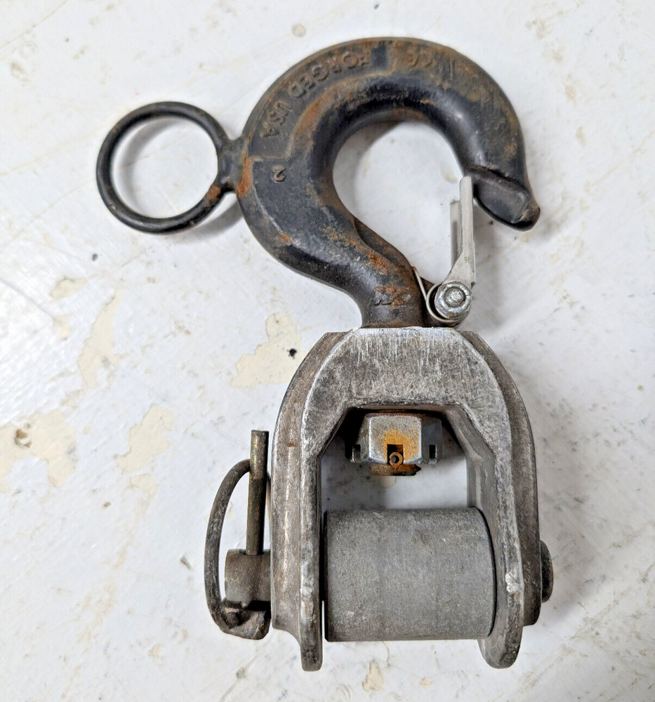 Unbranded Pulley & Hook Assembly #2 with Hot Stick Ring