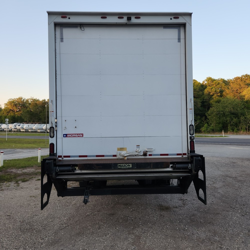 2018 INTERNATIONAL 8600 26FT BOX