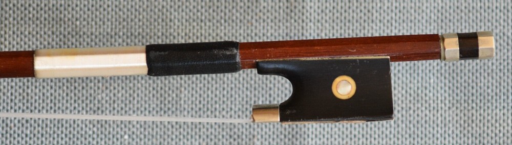 Good octagonal Viola Bow unbranded, 62g
