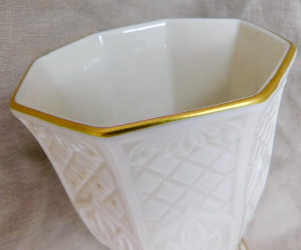 Lenox Judaic Collection Kiddush Cup Embossed Ivory Octagonal Shape 10 oz. New