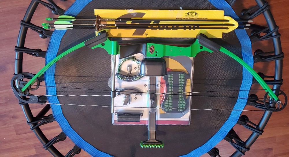 Loaded Genesis by Mathews Compound Bow - LH - 20# Max  Variable Draw Length