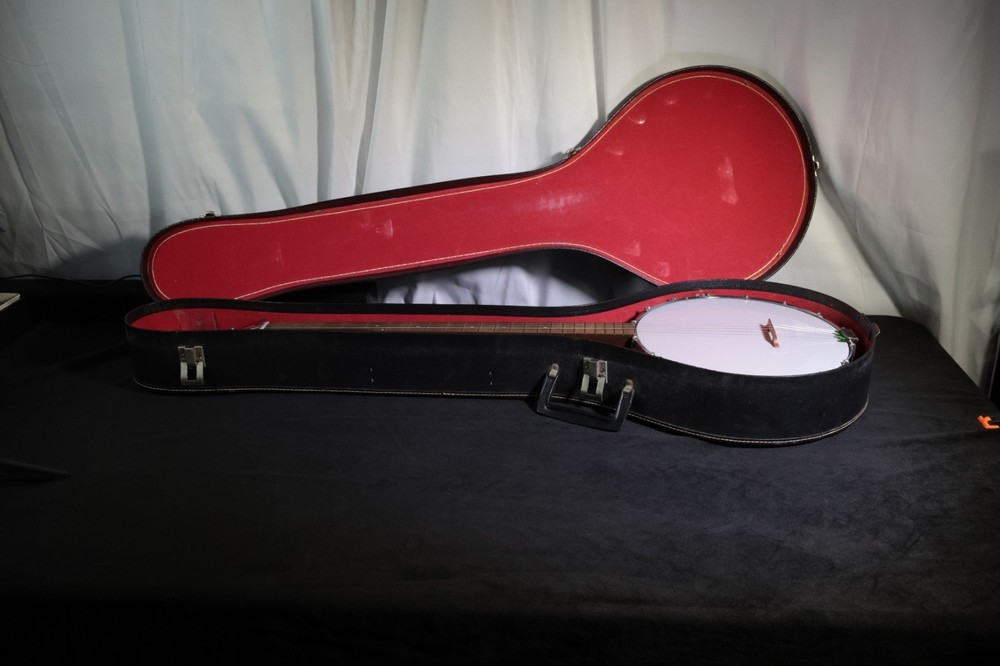 Harmony 5 String Banjo with carrying case