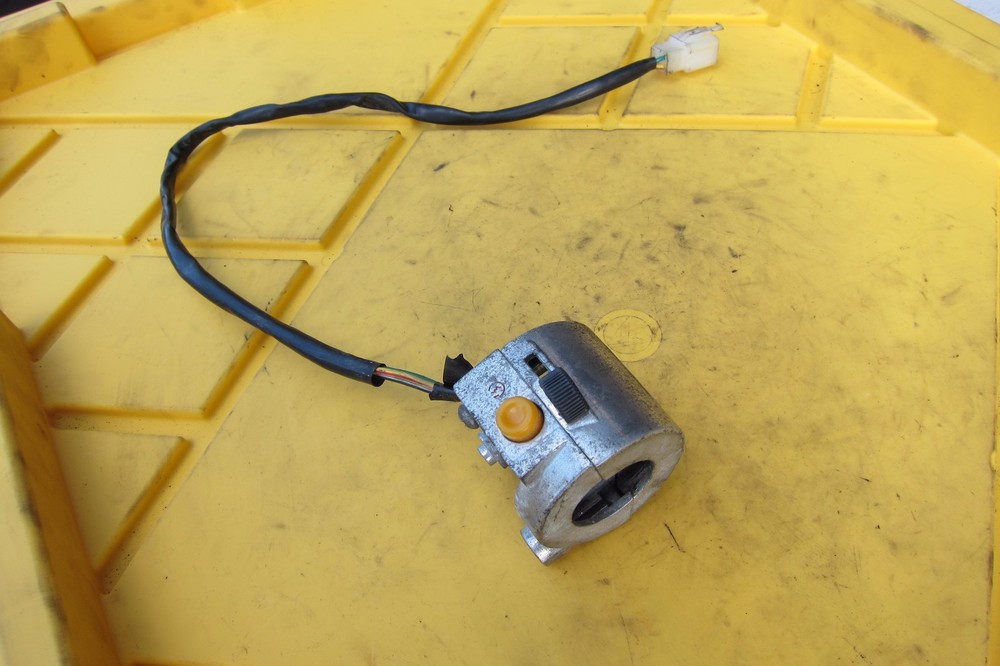 2009 PUMA 50 SCOOTER RIGHT HANDLEBAR SWITCH