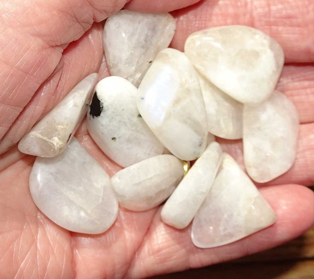 Rainbow Moonstone - 12 Tumbled stones rt663c