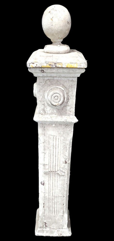 Raised Bullseye Newel Post GAM0274