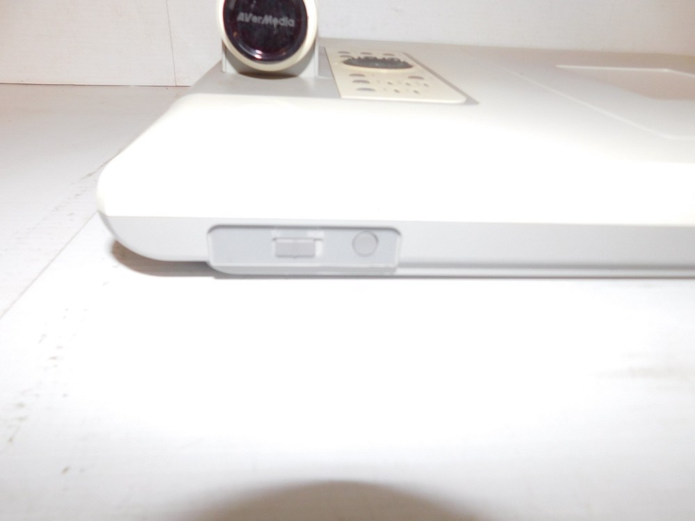 ^^ AVERMEDIA AVERVISION PROJECTOR (PLM91)