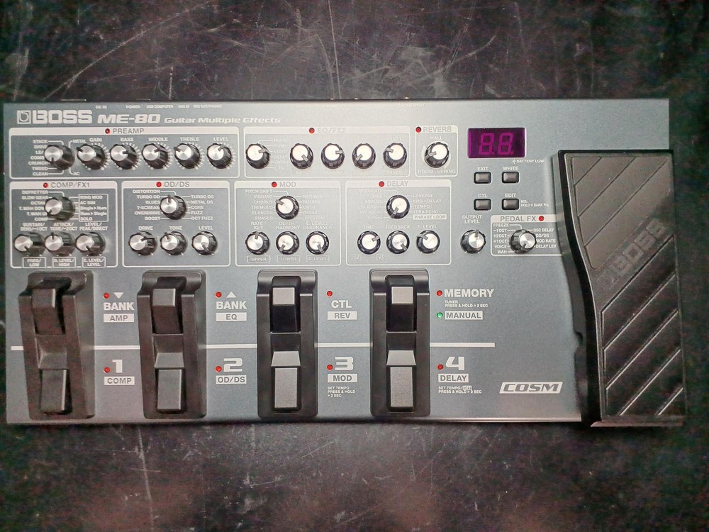 BOSS ME‑80 Guitar Multi‑Effects Processor w/ Power Cable & Case – Tested
