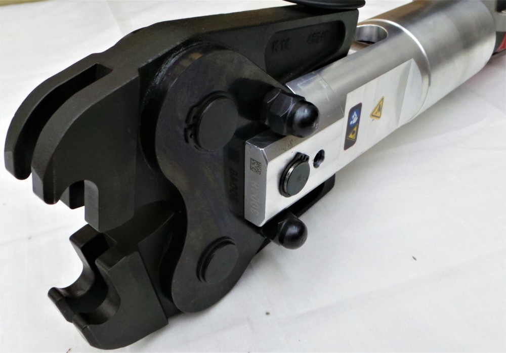 NOVA PRESS ACO401 Battery Pressing Tool with Case.