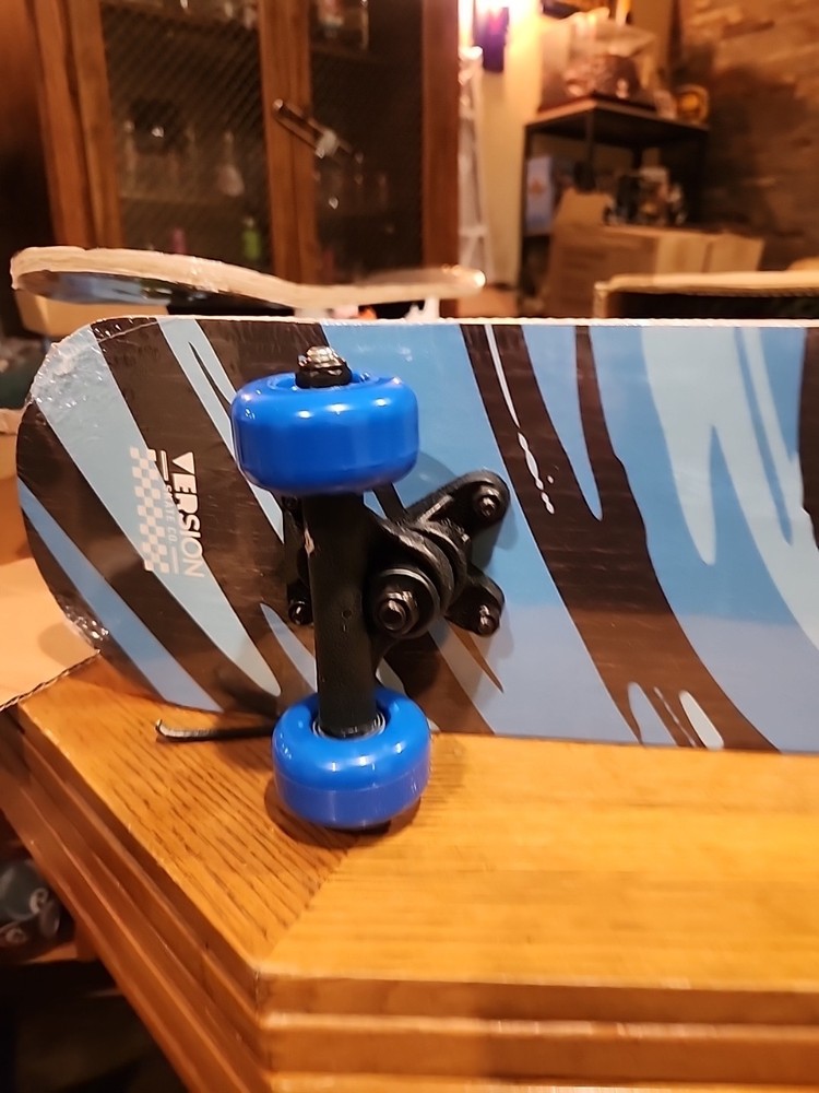 Version popsicle skate board 23 inch New Sealed