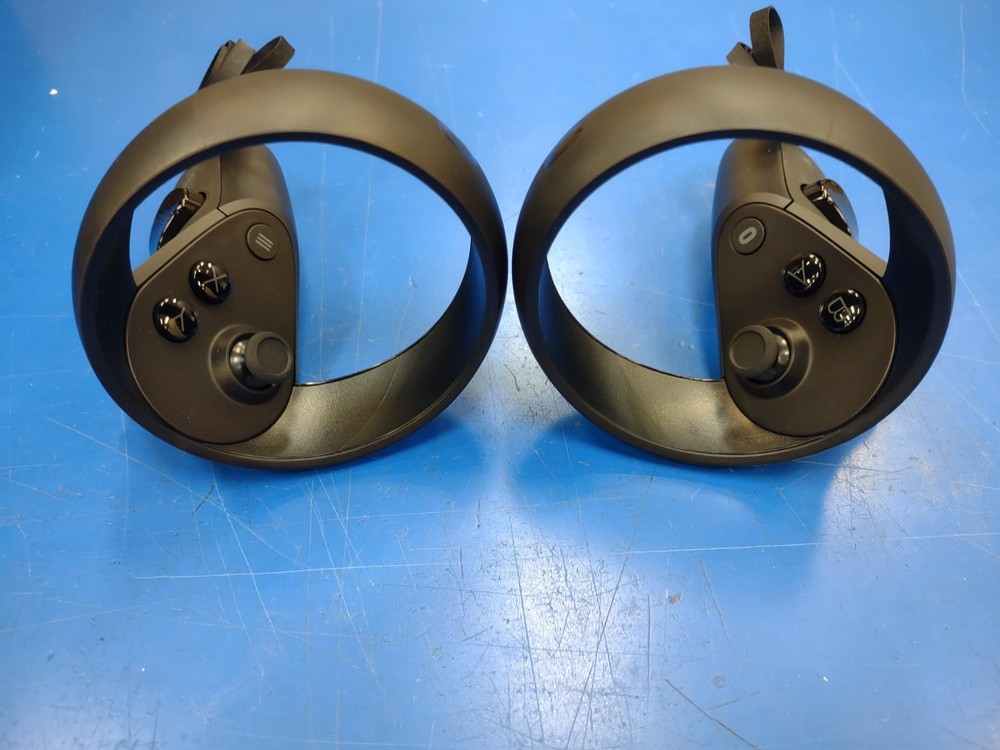 Oculus Rift S VR Headset with Controllers