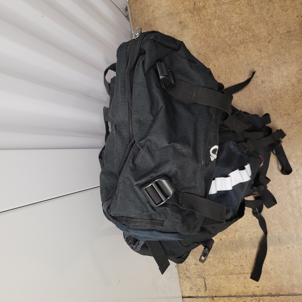 Passenger Backpack Black Crete 105 Internal Frame Chest Hip Straps