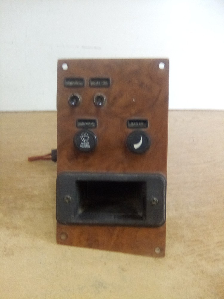 2009 Peterbilt 335 Switch Dash Panel S64-6032M01