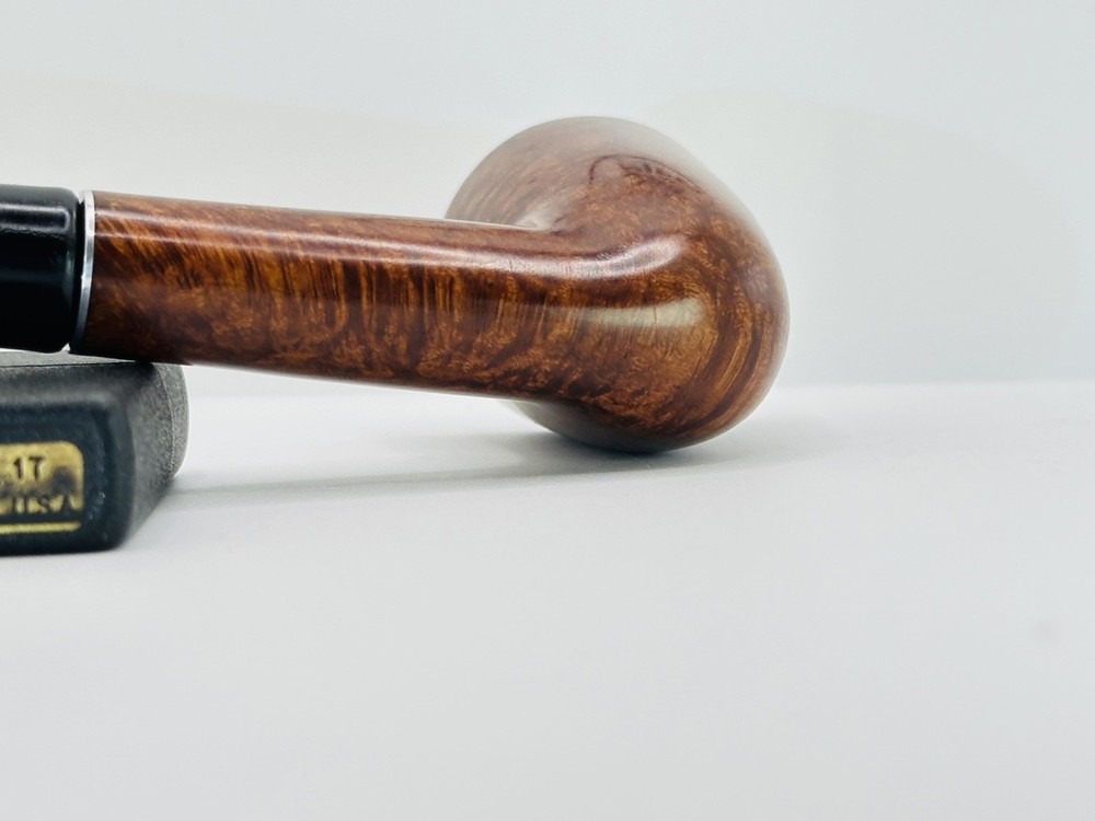 WILLARD IMPORTED BRIAR, NICE GRAIN, ESTATE PIPE, FULLY RESTORED