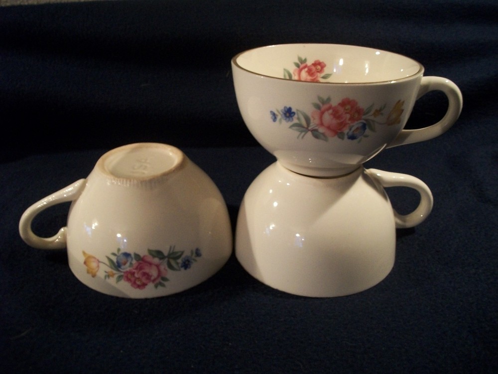 3 Vintage Rose Pattern Coffee Tea Cups Gold Edging U.S.A. NICE