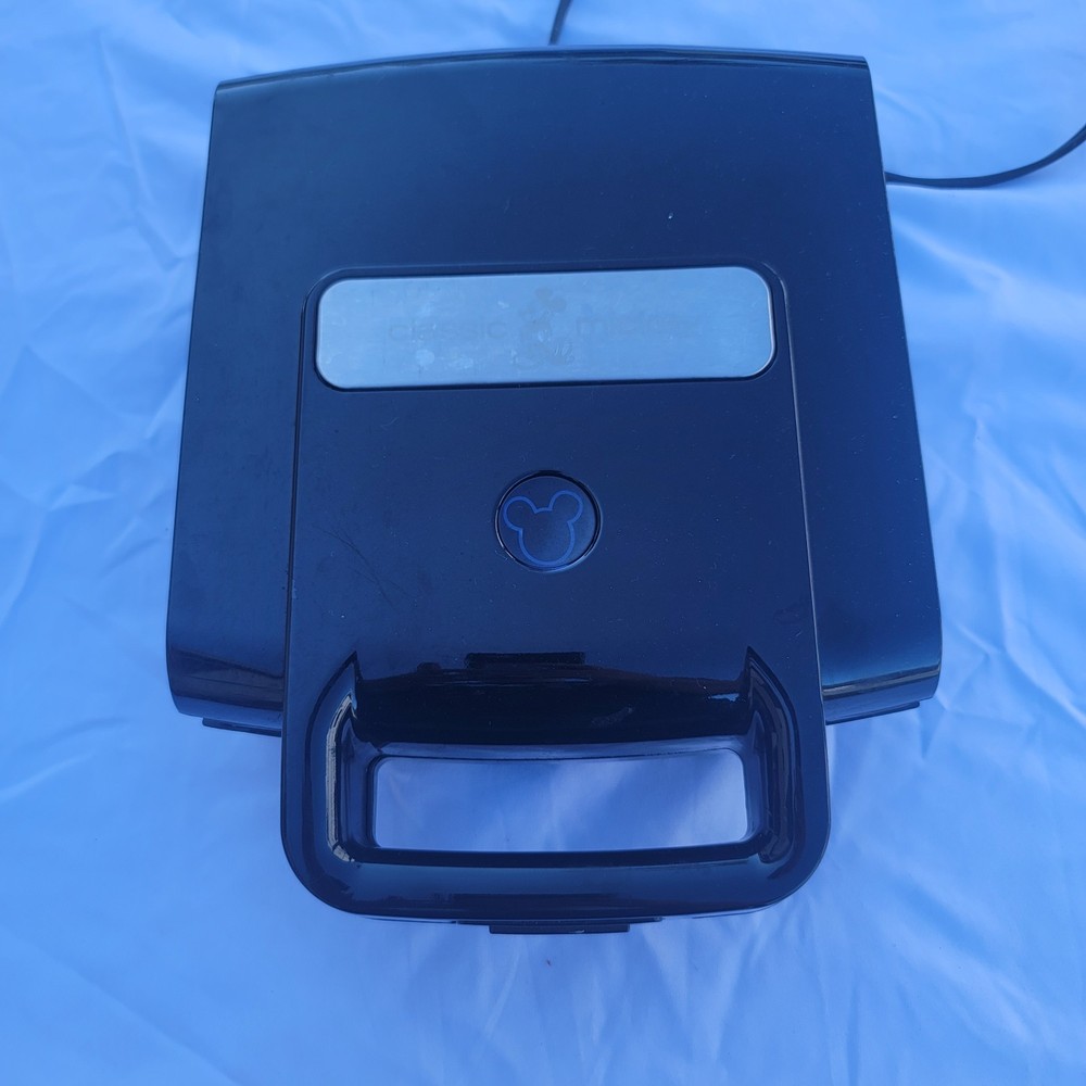 Disney Mickey Mouse Waffle Maker ~ Makes 4 ~ DCM-4 Tested Working