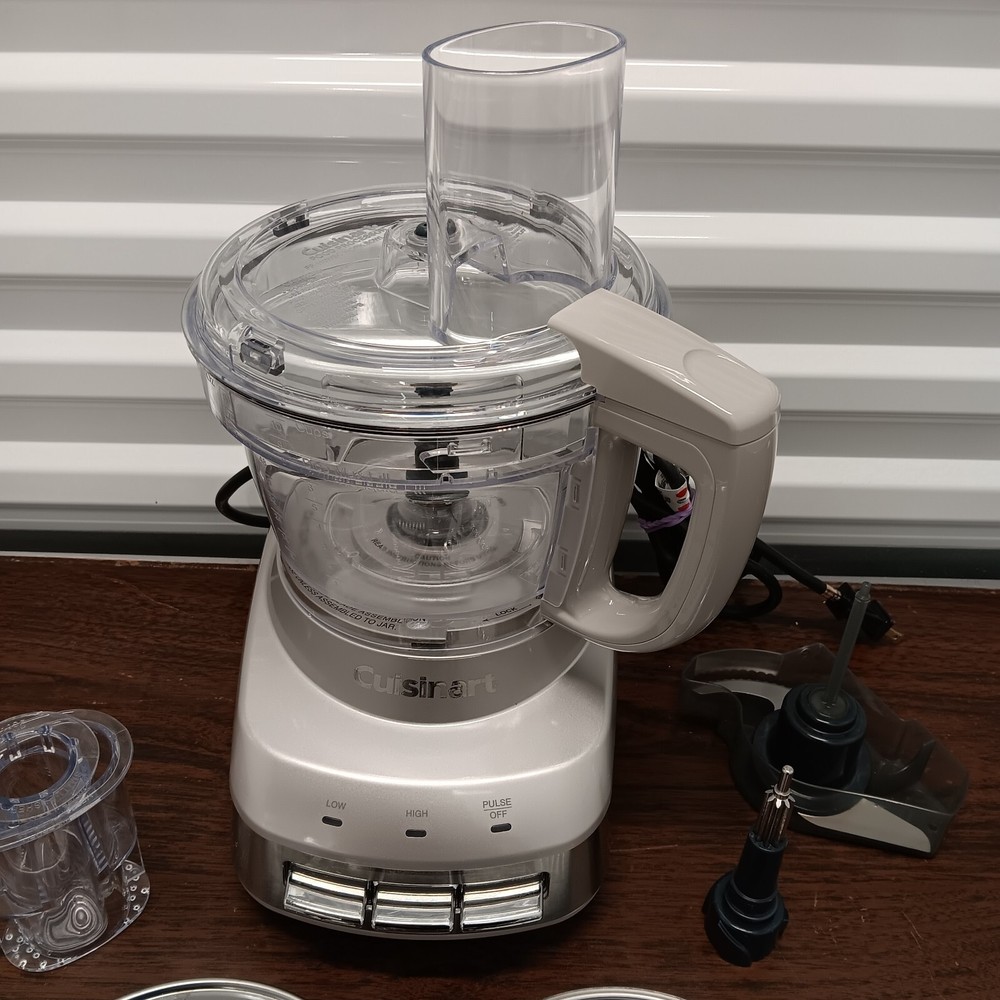 Cuisinart Food Processor. NICE!