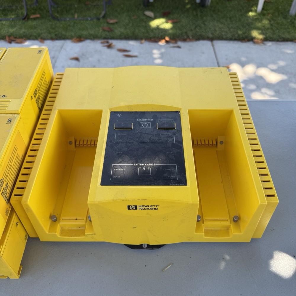 HP Defibrillator battery Charger