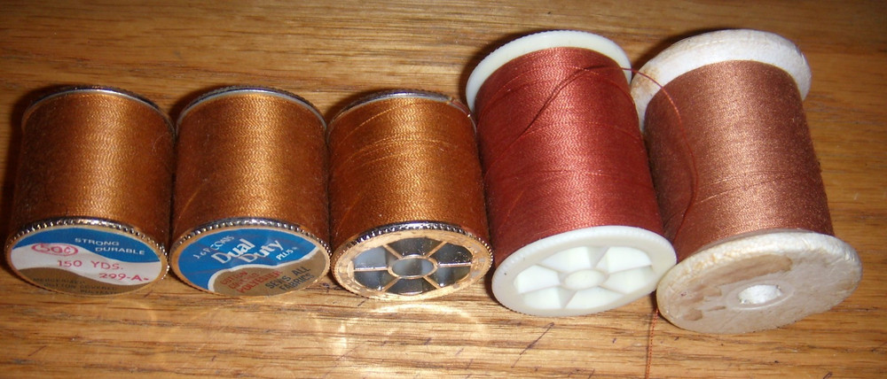 5 COATS/ CLARK   POOLS RUST/ BROWN SEWING THREAD COTTON & POLY 700 YRDS