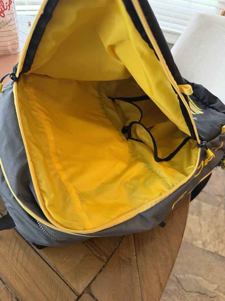 BCA Float 22 Avalanche Backpack with Empty Cylinder