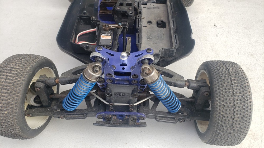 KYOSHO INFERNO ELECTRIC BUGGY