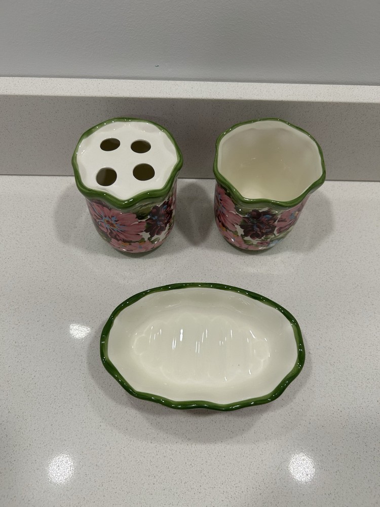 floral bathroom accessories