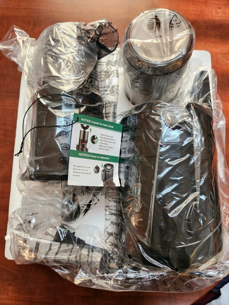 Fretta Self Feeding Slow Masticating Juicer New Open Box