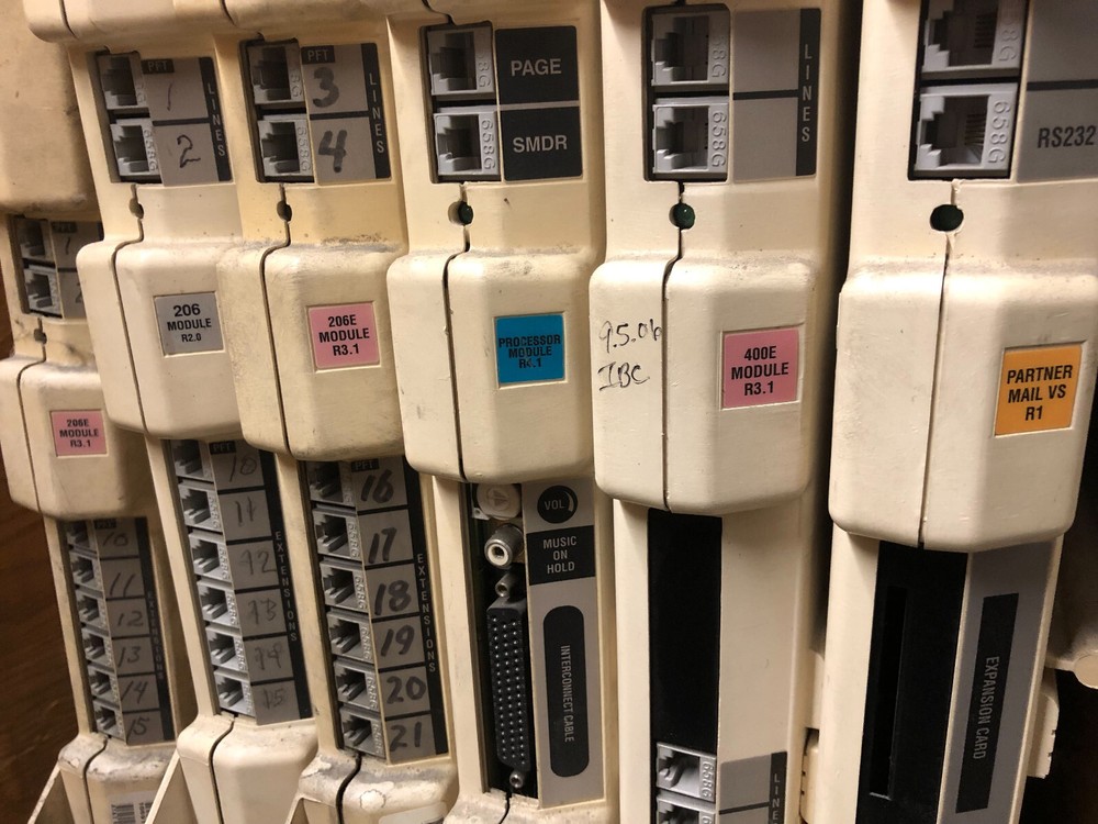 AT&T PBX Partner II Communications System Model: 103F15