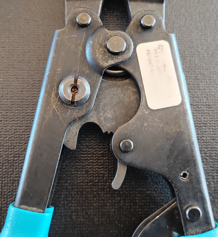 sharkbite pex crimping tool