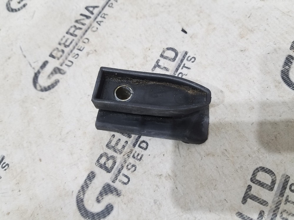 GENUINE MERCEDES S CLASS W220 1998-2005 FRONT BUMPER GUIDE BRACKET