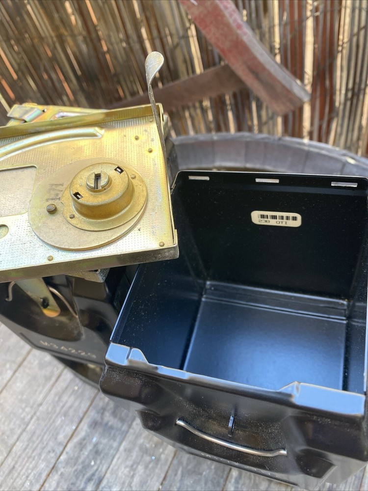 ONE Single Slot PayPhone Coin Box with Lid