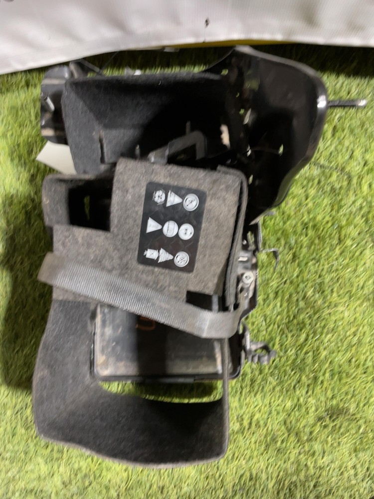 ✅ 2018 JEEP COMPASS Battery Tray OEM
