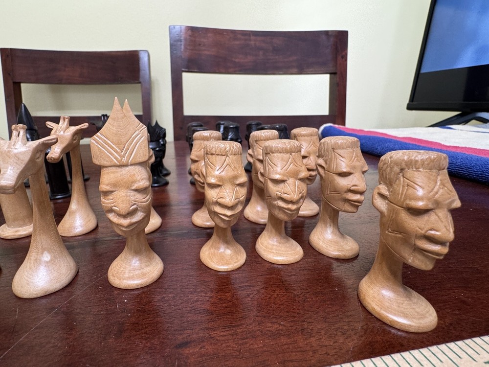 30 PIECE HAND CARVED EBONY CHESS SET PIECES