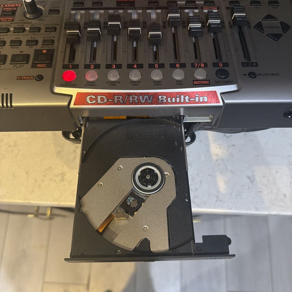 BOSS BR-900CD Digital Studio Multi Track Recorder Power Tested Working