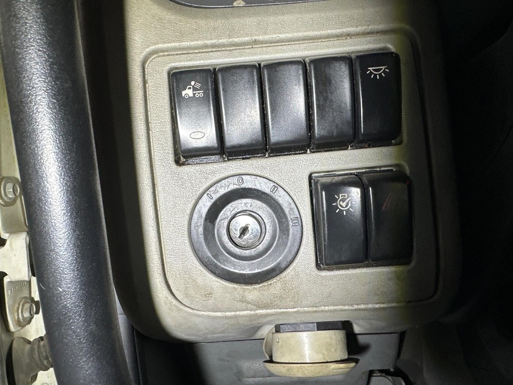 2013-2022 Peterbilt 579 IGNITION Dash Panel - Used | P/N S646105