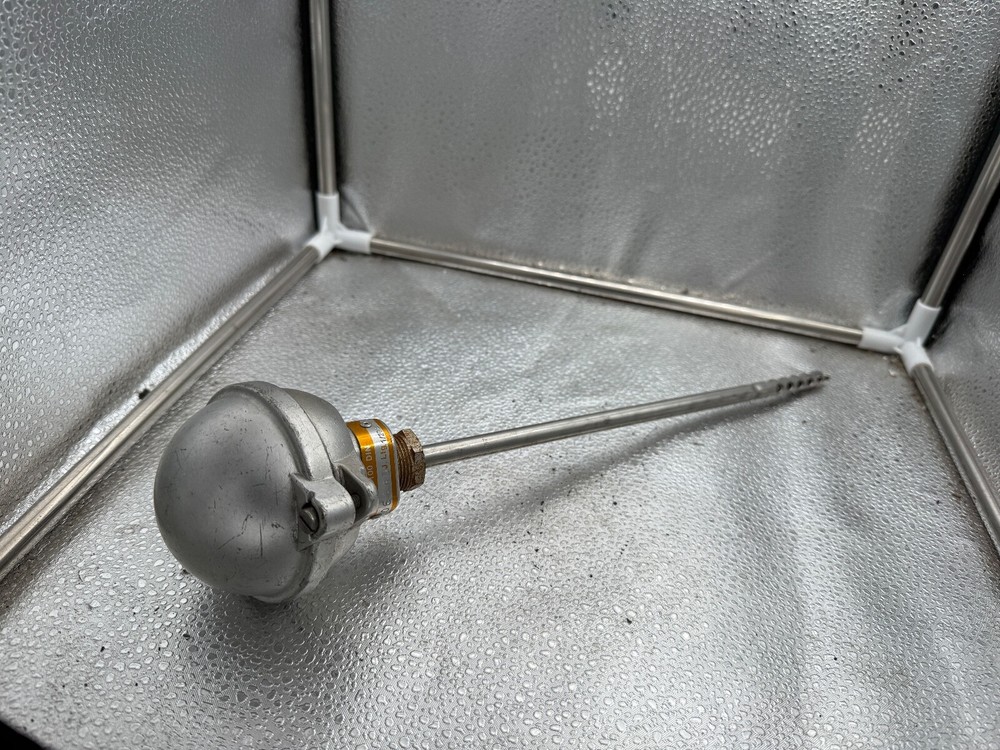J.LTG Temperature Sensor Pt 2X100 / 06140 / Very Good Condition
