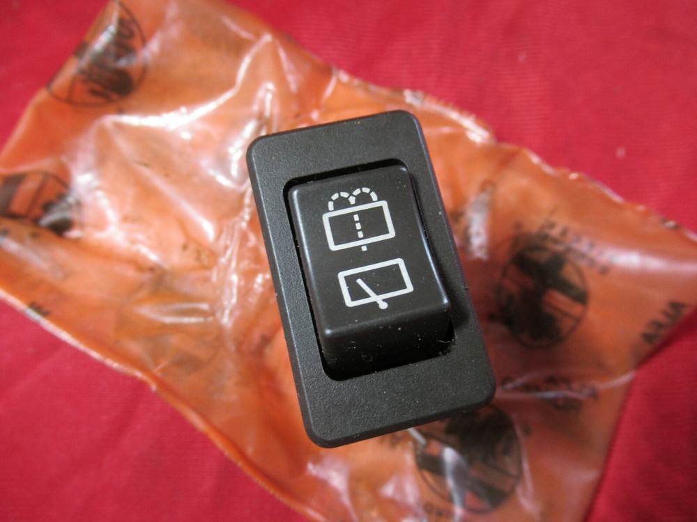 Genuine Alfa Romeo Sud / Sprint Switch Windscreen Washer 60746681 539689