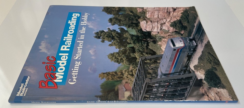 Model Railroader, Basic Model Railroading. FREE SHIPPING! Awesome! 1999