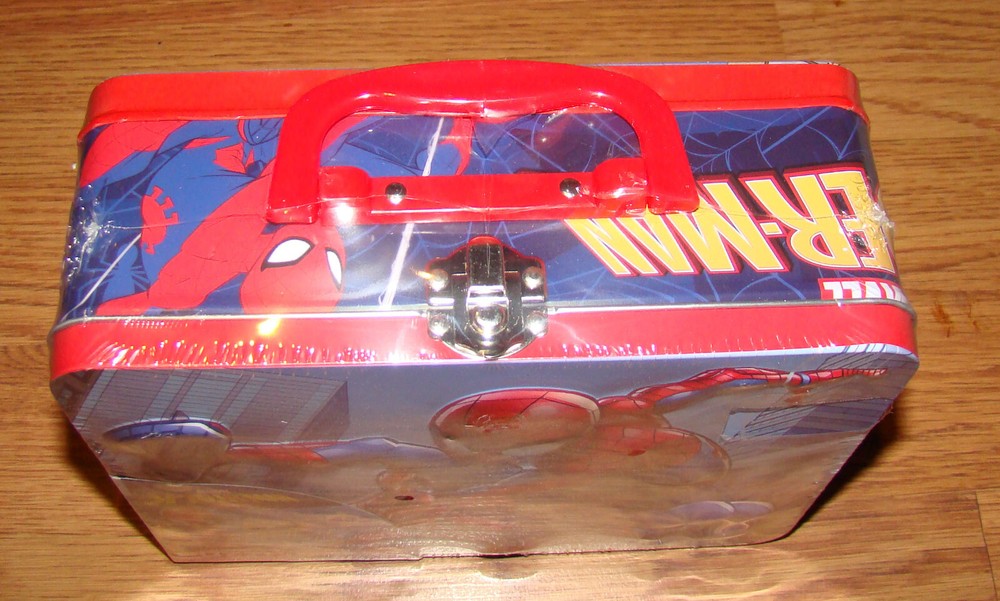 Spin Master Marvel Comics SPIDER-MAN Puzzle (48pcs) in Tin 7"x6" Lunch Box