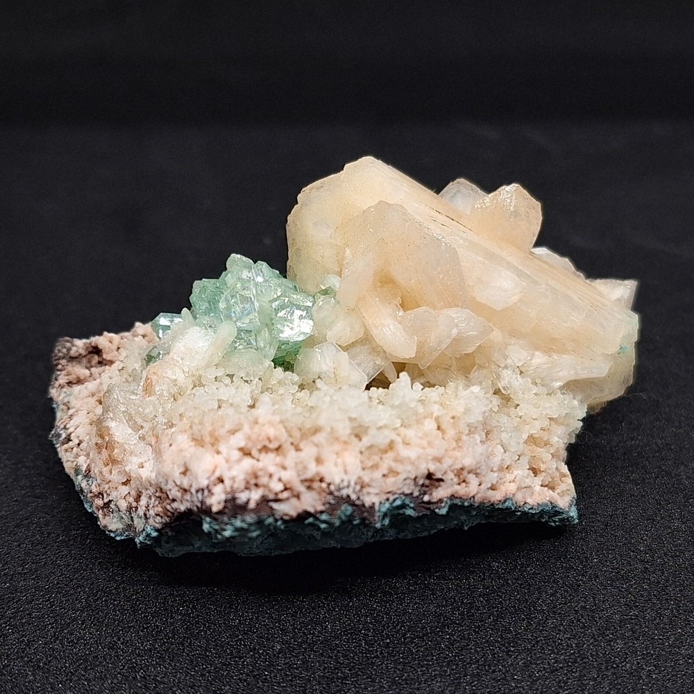 Apophyllite-(KF) with Stilbite and Quartz