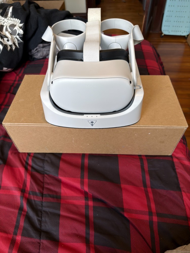 Meta Quest 2 With Turtle Beach Charging Station