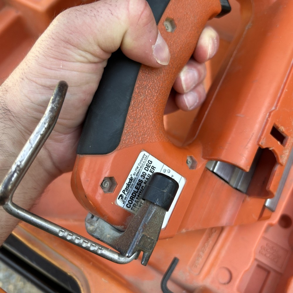 Paslode 30 Degree Framing Nailer (Untested)